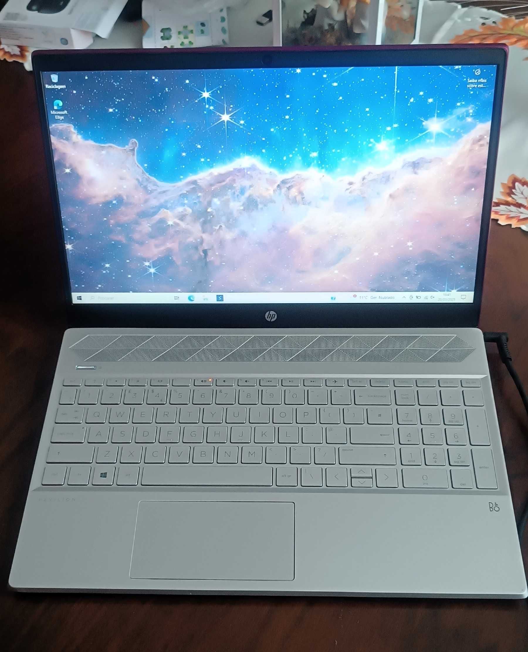 HP Pavilion Ryzen 3 2300U, 8GB Ram, GPU Vega 6