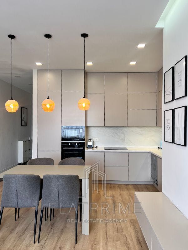 Продаж 2к квартири Royal Tower, Саксаганського 37К, центр