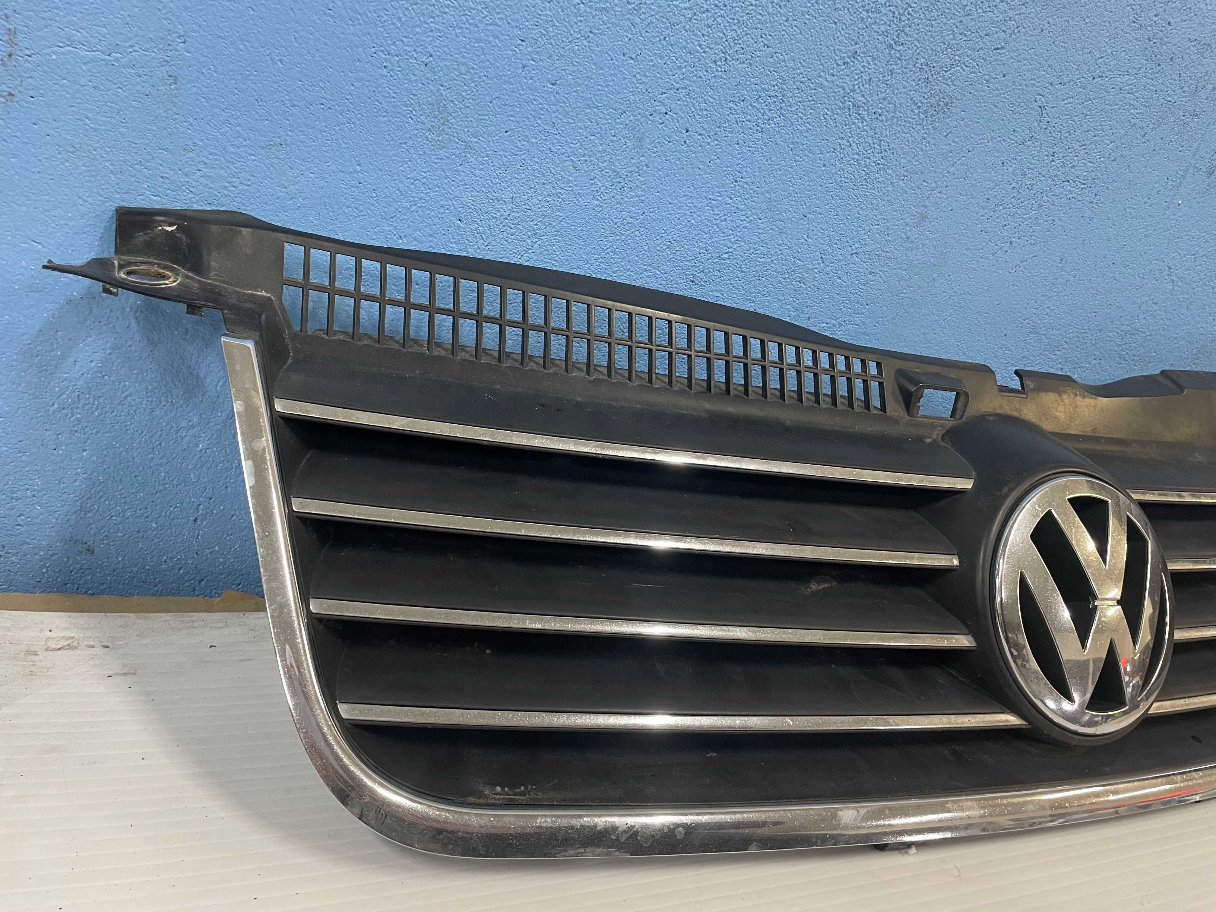 Grill / Atrapa chłodnicy / kompletna VW Passat B5