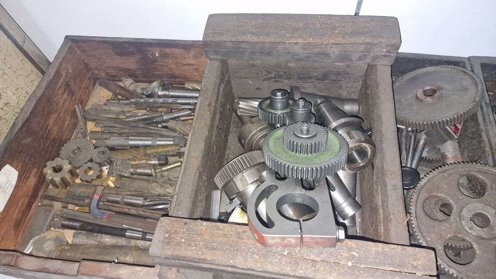 Ferramentas de metalomecanica tornos freses mandrins brocas carretos