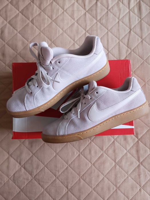 Buty sportowe Nike skóra naturalna pudrowy róż rozm. 40 super jakość