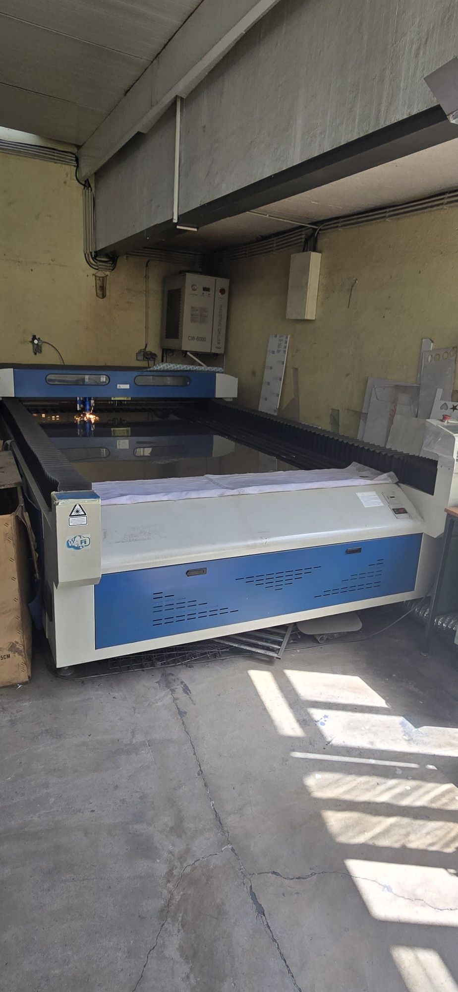 Máquina laser Co2 300w mesa 3000x1500