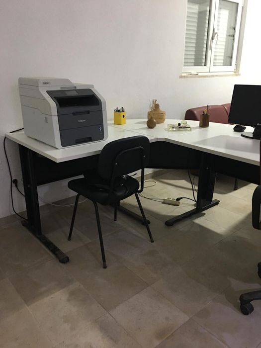 Secretária em L como nova