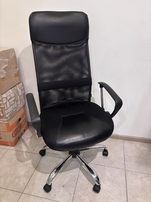 Крісло офісне, компʼютерне