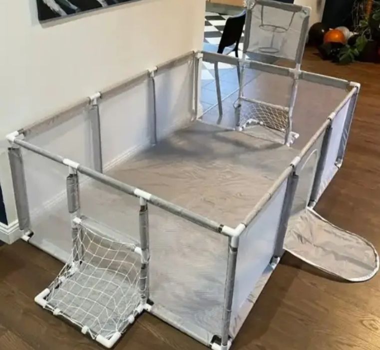 Дитячий манеж з сітчастими стінками