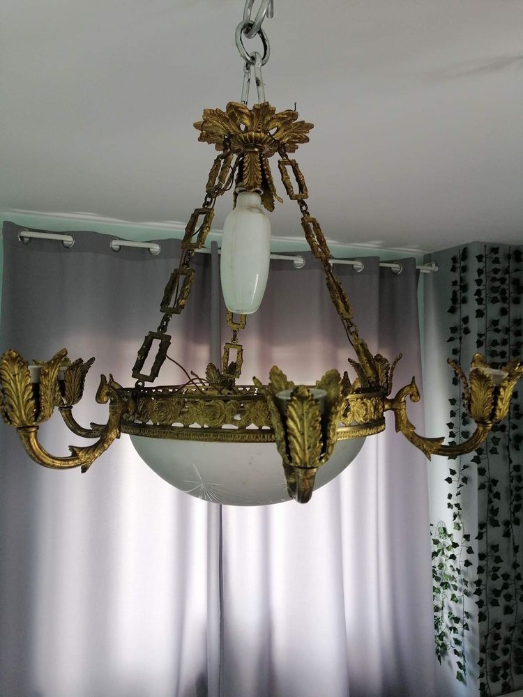 Stara, przedwojenna lampa mosiężna z kryształowy kloszem