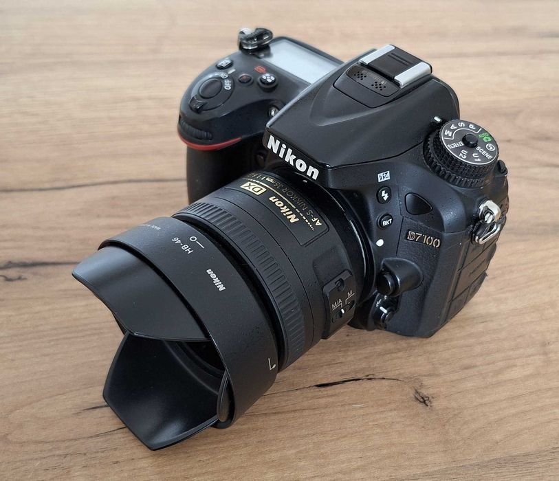 Nikon D7100 w zestawie z obiektywem Nikkor 35 mm 1:1.8 DX
