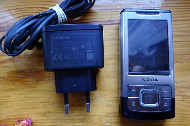Stary telefon dla kolekcjonera NOKIA 6500
