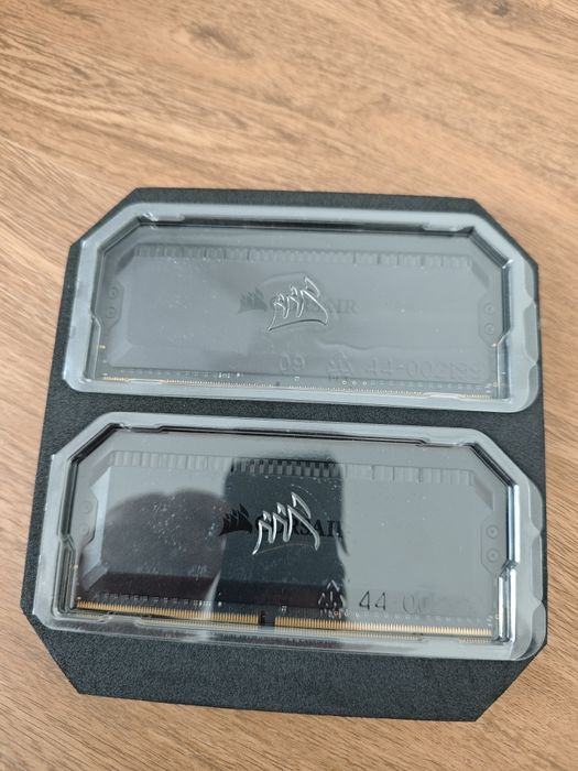 Corsair Dominator Platinum RGB 16GB (2x8GB) DDR4-3600MHz