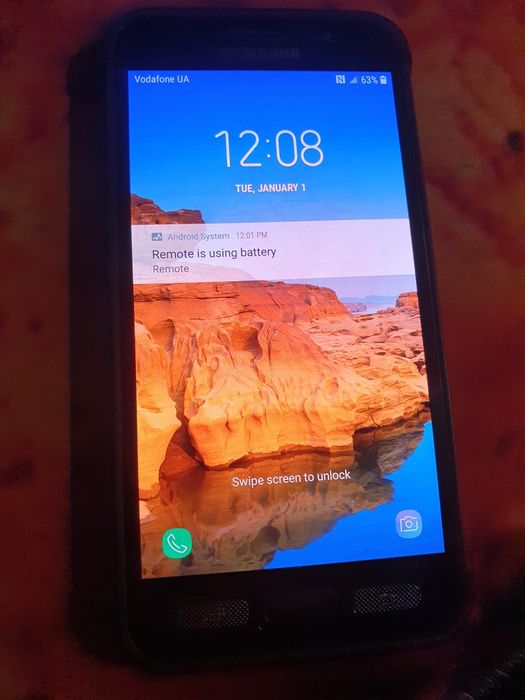 Телефон Samsung S7 Active.