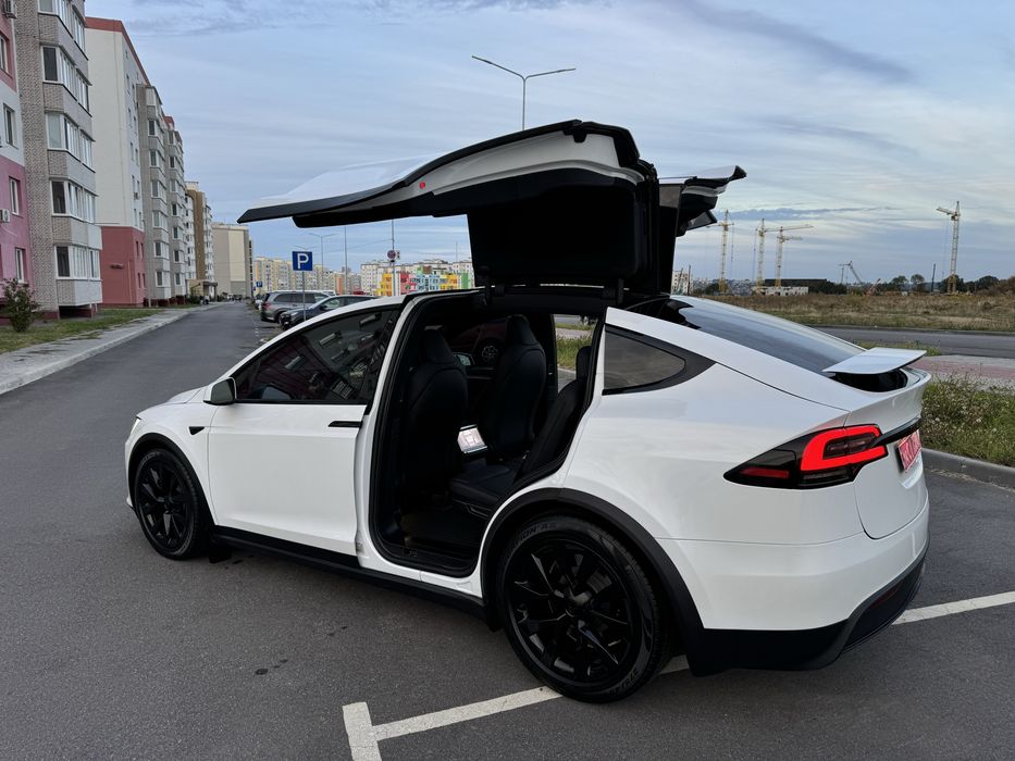 Tesla model x продам