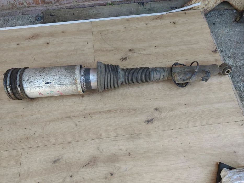 MERCEDES S-klasa W220 Amortyzator tylny lewy tył Dziurawy Miech Uszkodzony