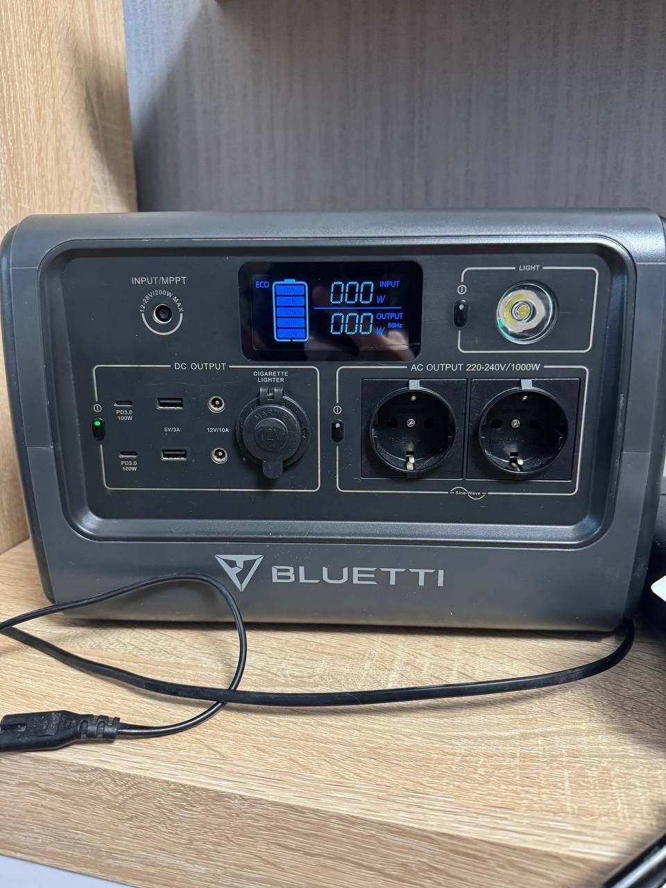 Bluetti eb 70 зарядна станція блюетті на 1000 w