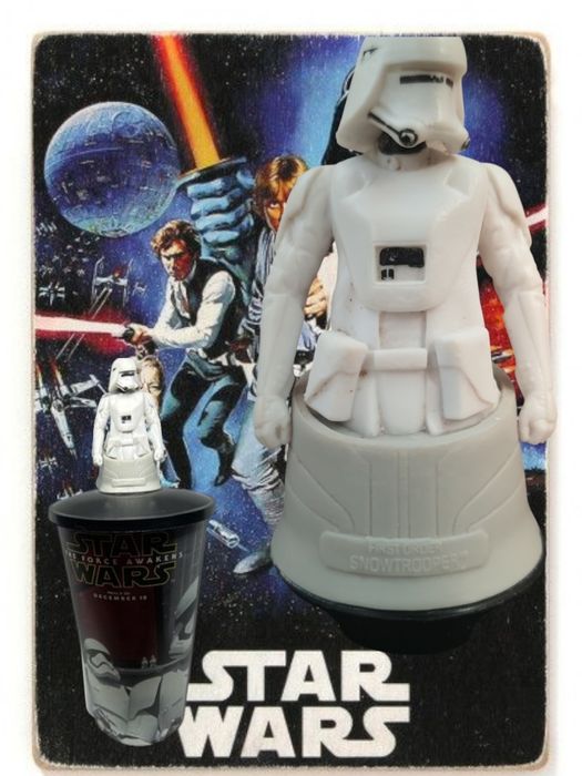 Тoпер з кубку кінотеатру Star Wars