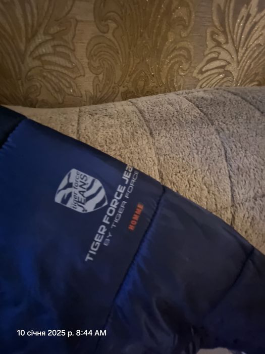 Продам майже нову чоловічу куртку