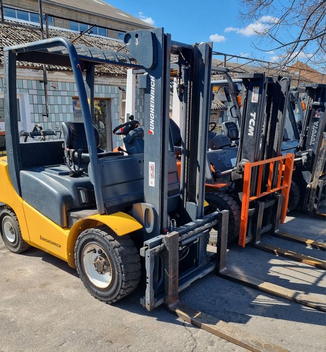 Вилочні навантажувачі продаж ремонт оренда запчастини