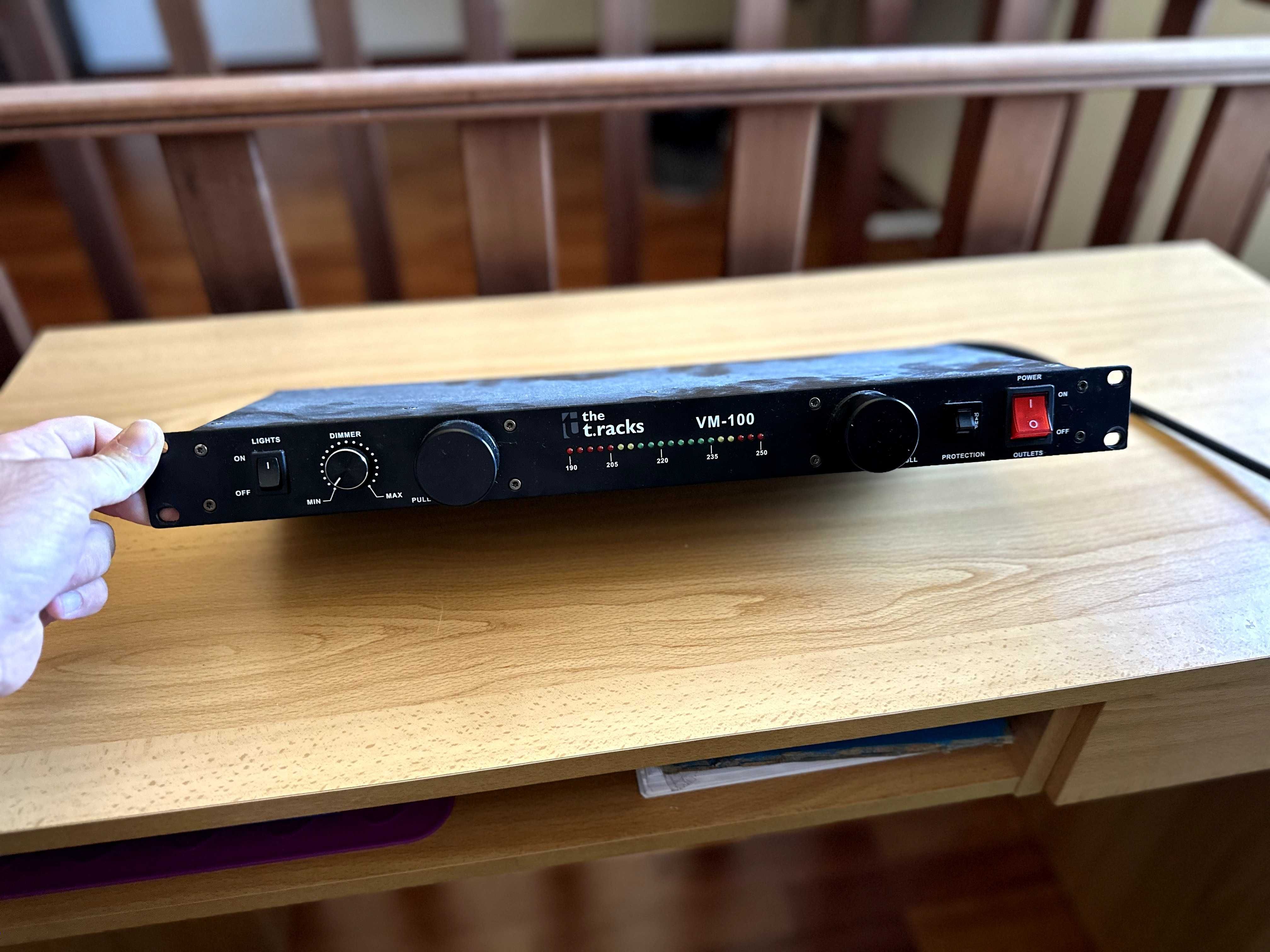 the T.RACKS vm-100