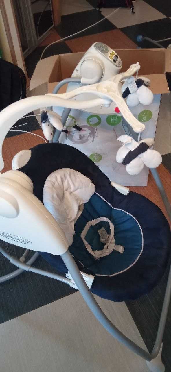 Для немовлят гойдалка та стілець