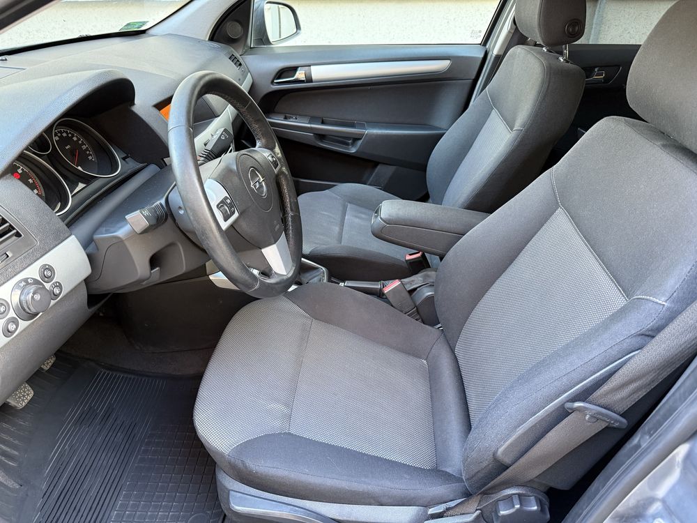 Opel Astra H 1.6 benzyna Zadbana