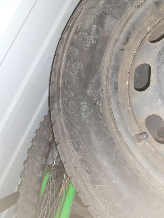 Opony zimowe na felgach stalowych Golf 4, bieżnikowane