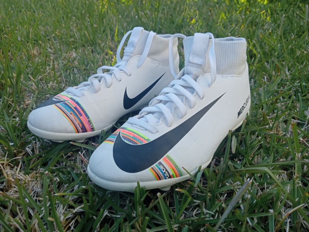 Chuteiras Criança Nike Mercurial Superfly VI Academy CR7 FG/MG