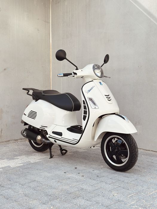 Vespa GTS Super 300 - Full Extras