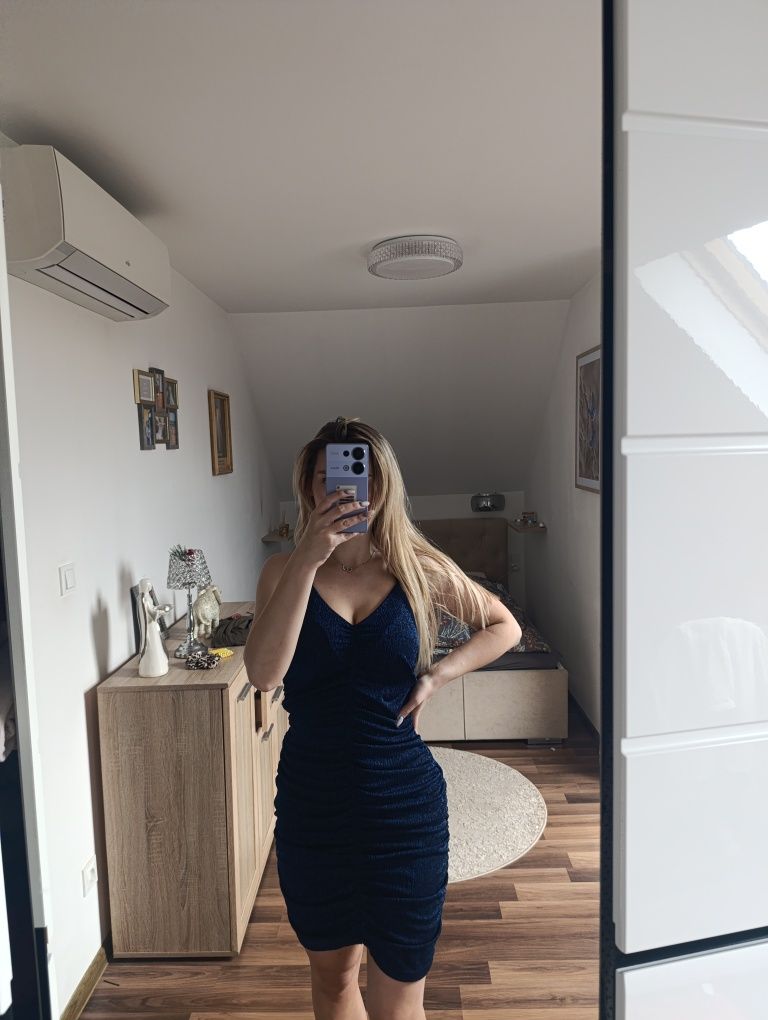 Sukienka marszczona impreza dekolt sexy kobieca  błyszcząca s m
