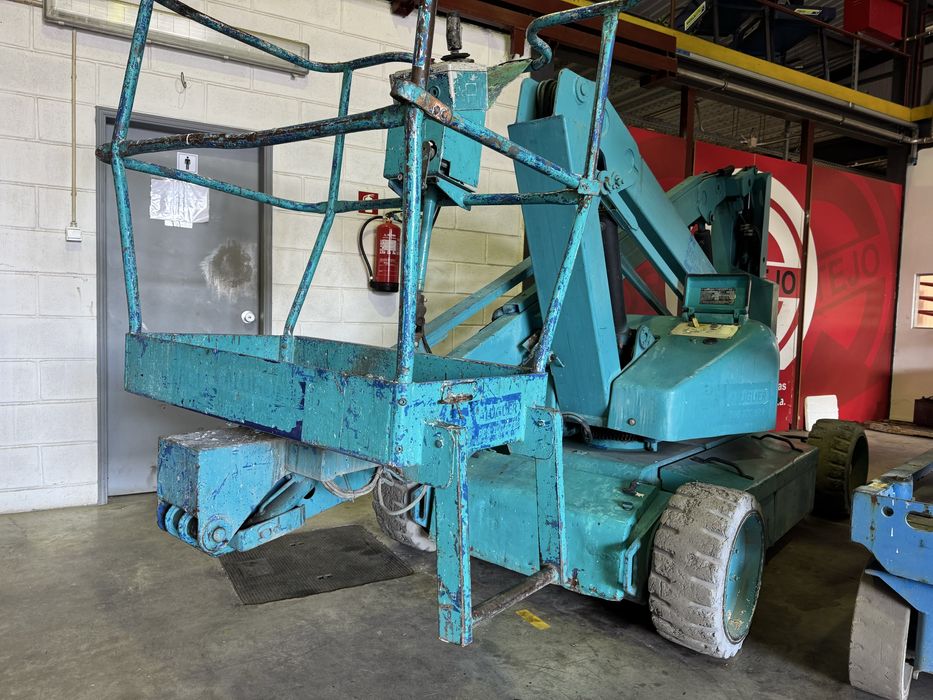 Plataforma articulada 13,5Mt elétrica Usada