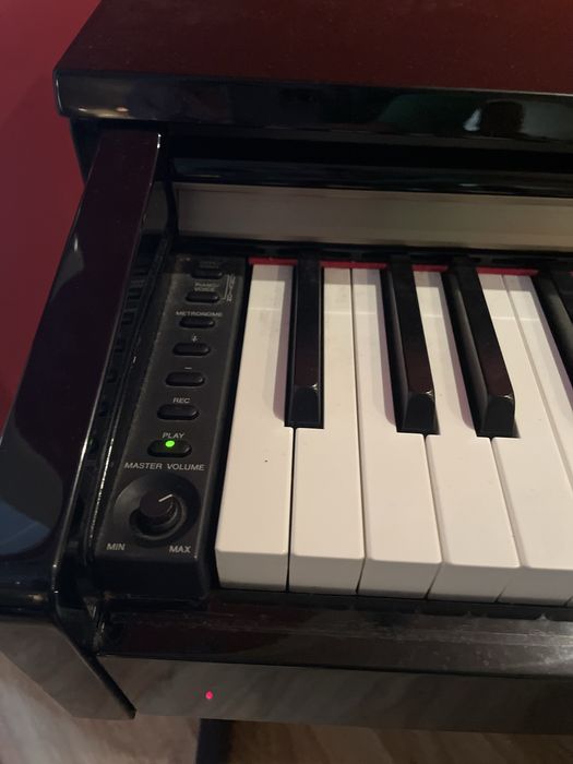 Piano Yamaha Clavinova oferta de Banco CLP-320 - Impecavél