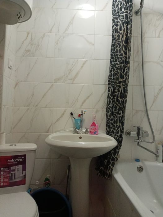 Продам Гостинку м.Студенческая .