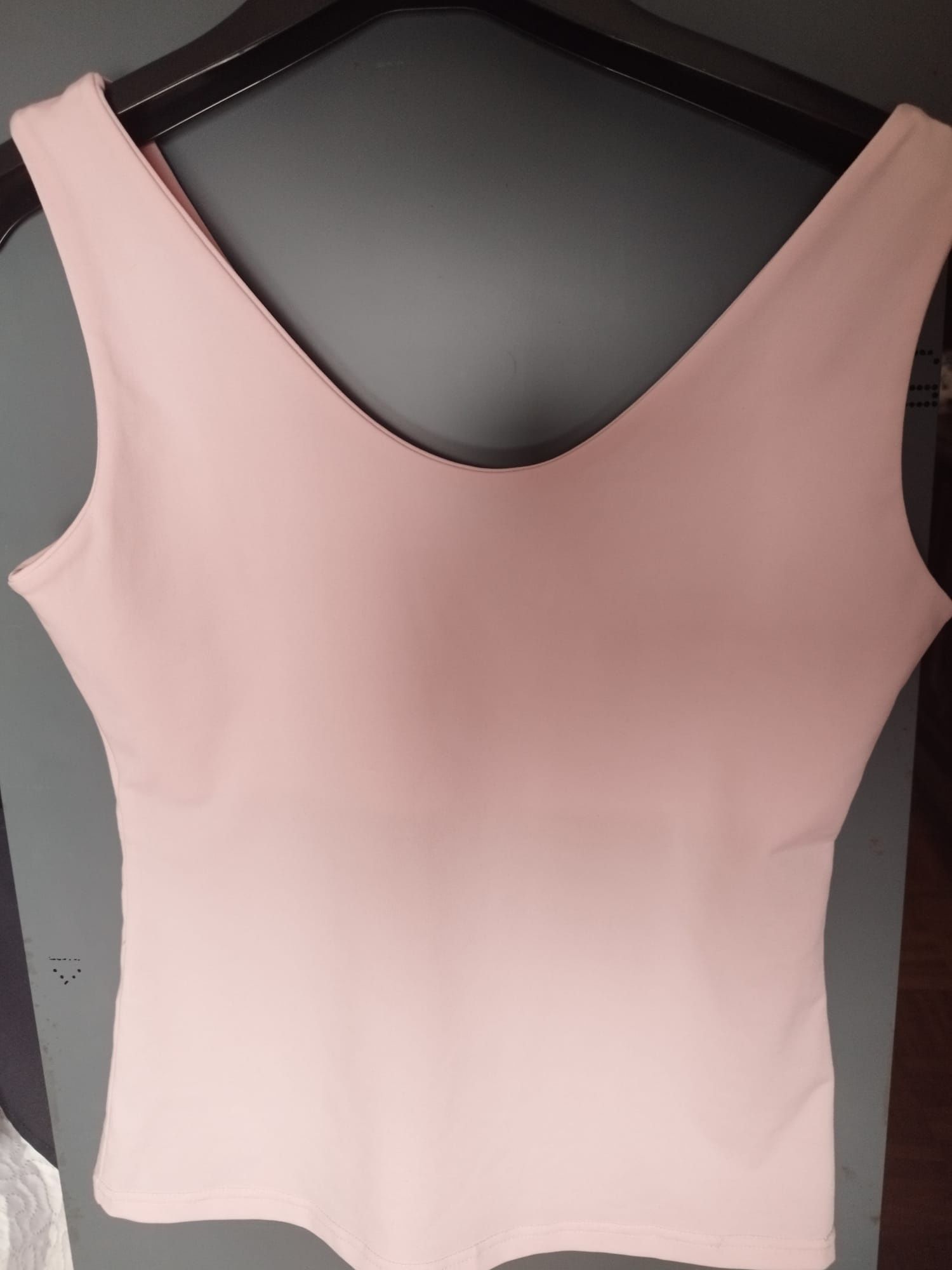 Top de alças rosa bebé