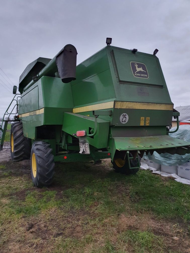 Kombajn zbożowy John Deere 2256. Cena brutto faktura.