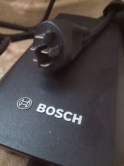 Oryginalna szybka  ładowarka Bosch 36 6A