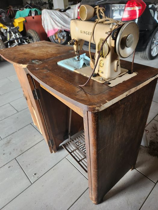 Máquina costura singer eletrica c/ candeeiro