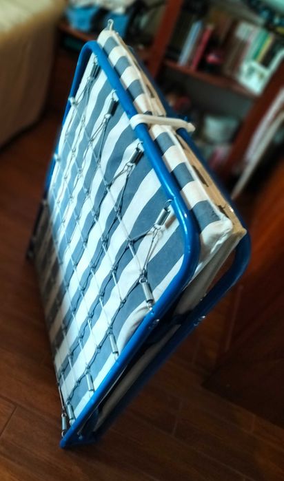 Divã articulado de solteiro