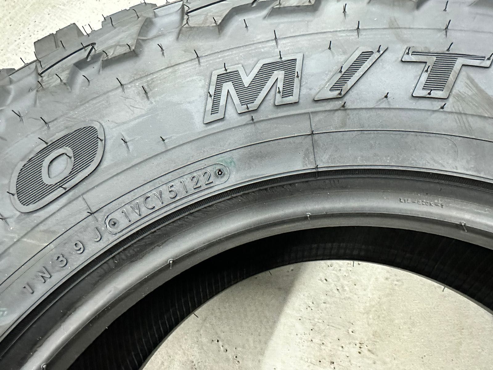 продаж нових шин 235/85R16 120P OPEN COUNTRY M/T POR TOYO / JAPAN