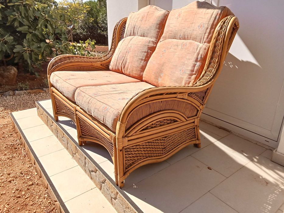 Ratan Moveis furniture set with cushions