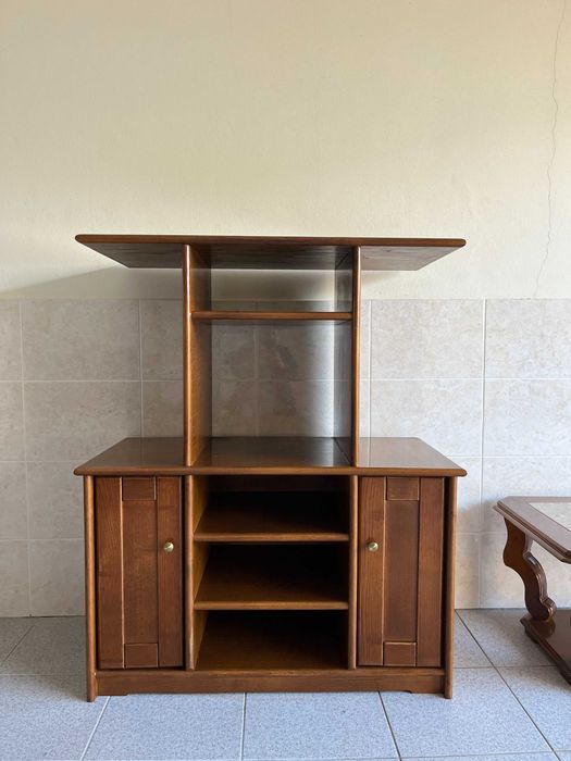 Conjunto de móvel de tv e mesa de centro