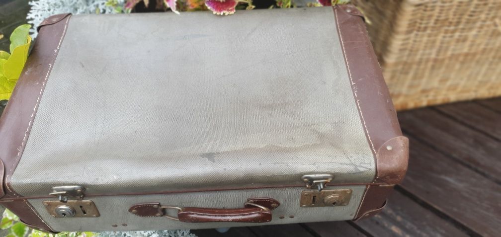 Stara walizka podróżna ANTYK
