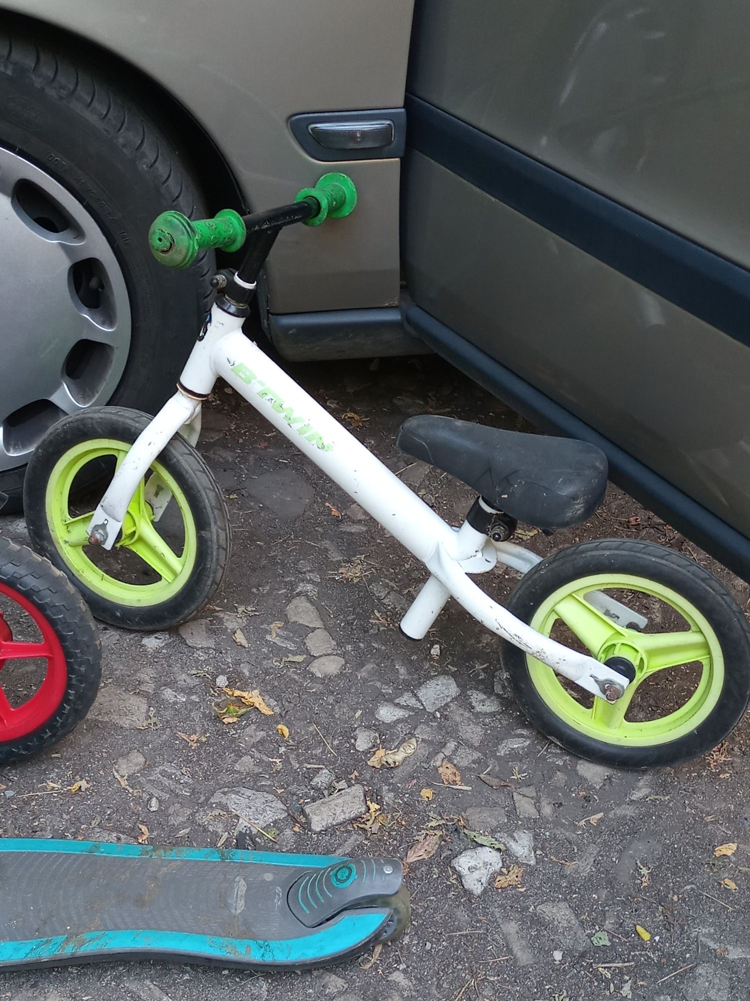 Hulajnoga sprawna bezpieczna na 3 kołach stabilna odpychacz hulajka