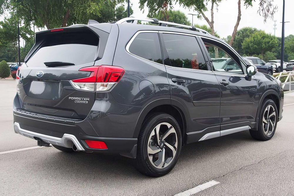 Subaru Forester      2023