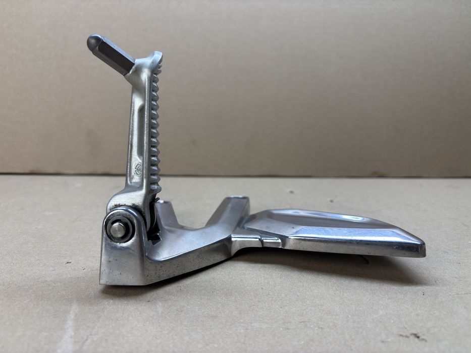 Triumph Trident 660 Set Podnóżek Przód Przedni Lewy Kierowcy