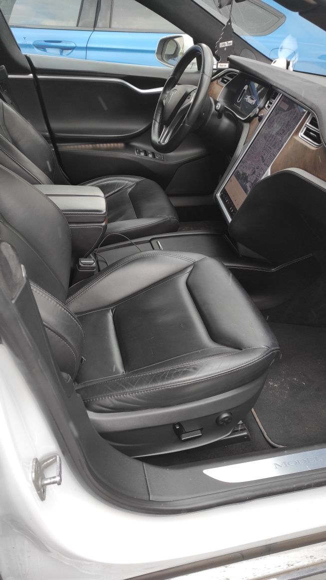 Продам Tesla model S 75D rest