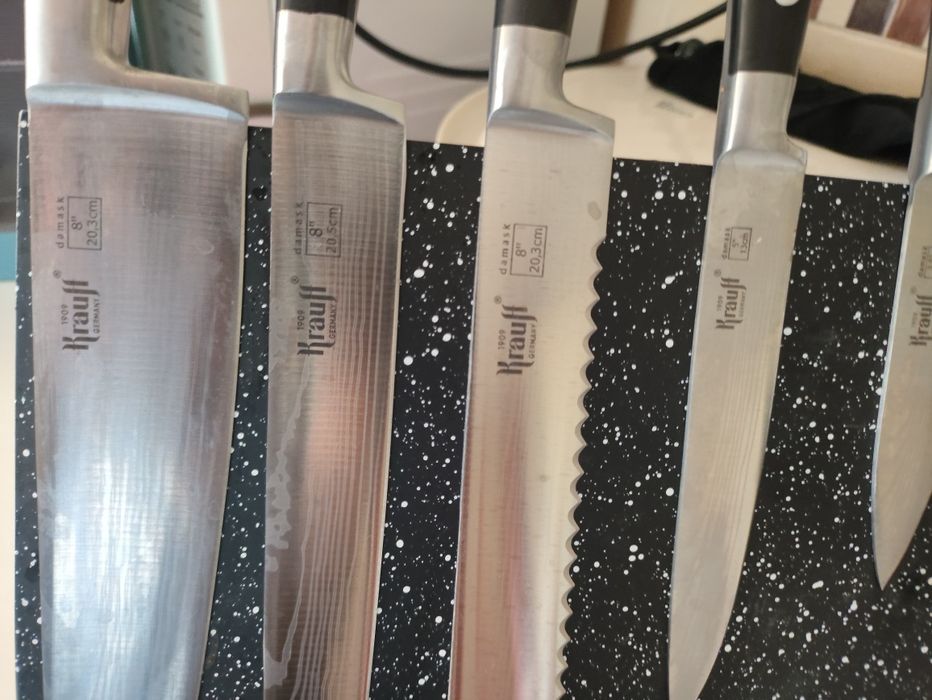 Ножи домаск сталь+ точилка для ножів