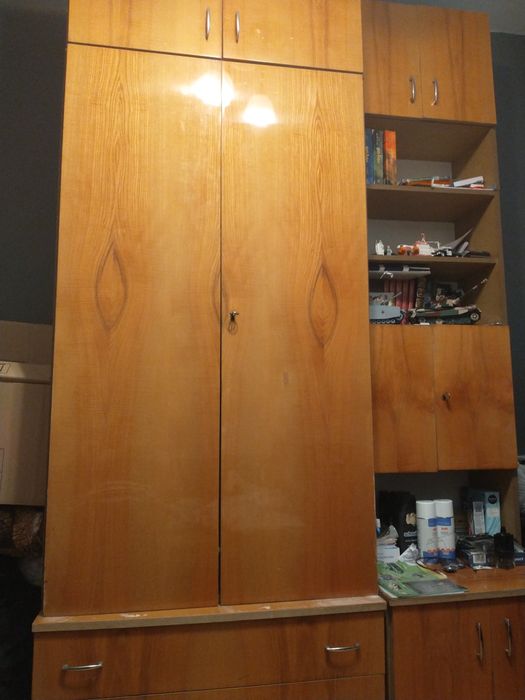 Oddam za darmo szafę i słupek