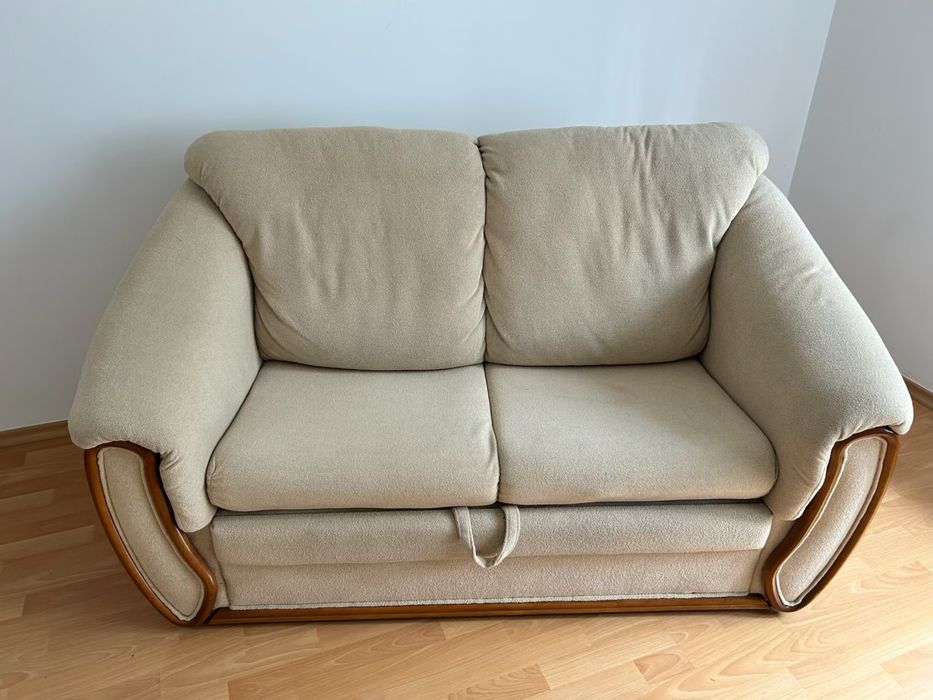 Sofa beżowa rozkładana