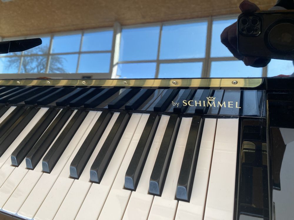Czarne pianino Vogel by Schimmel