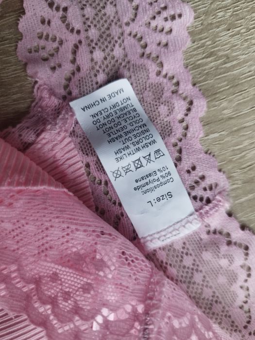 Stringi prążek z koronką L