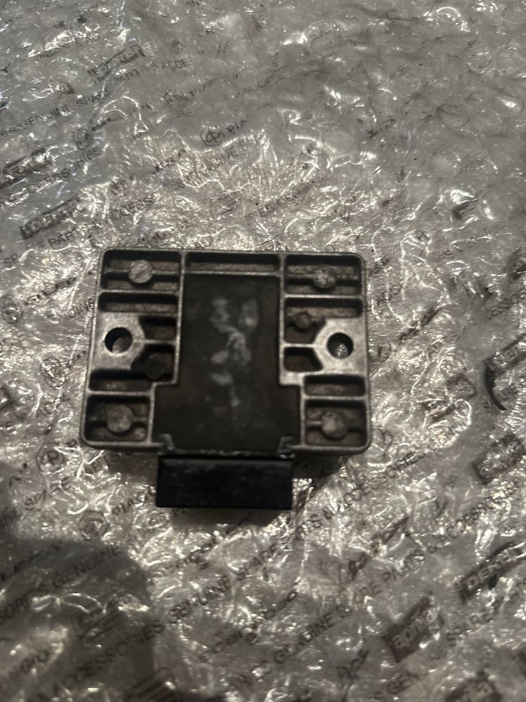 Kawasaki KR-1S 250 / 1990/1992 Regulator napiecia (SH552-12) M301