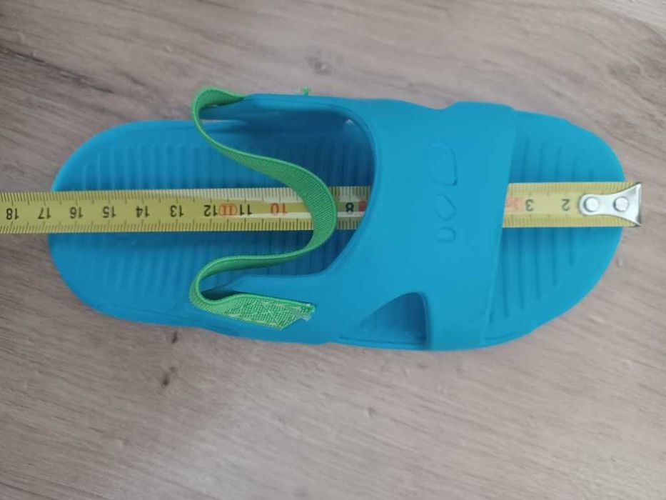 Sandały, klapki, buty basenowe dla dzieci Nabaiji rozm. 26